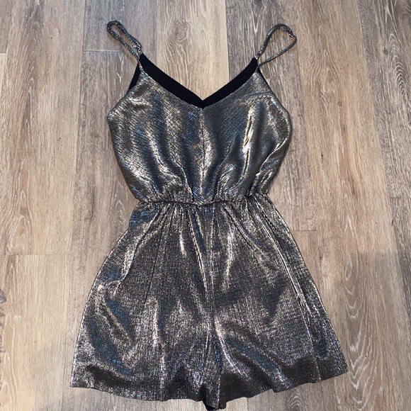 Boutique Silver Romper - Picture 2 of 2